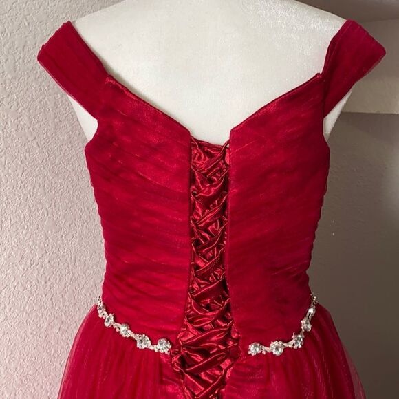 Red Prom / Evening Dress with Silver waist detail. - Picture 2 of 10